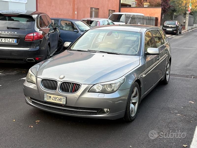 Usata BMW 530 235 CV (172 kW) 2007 Grigio Station wagon