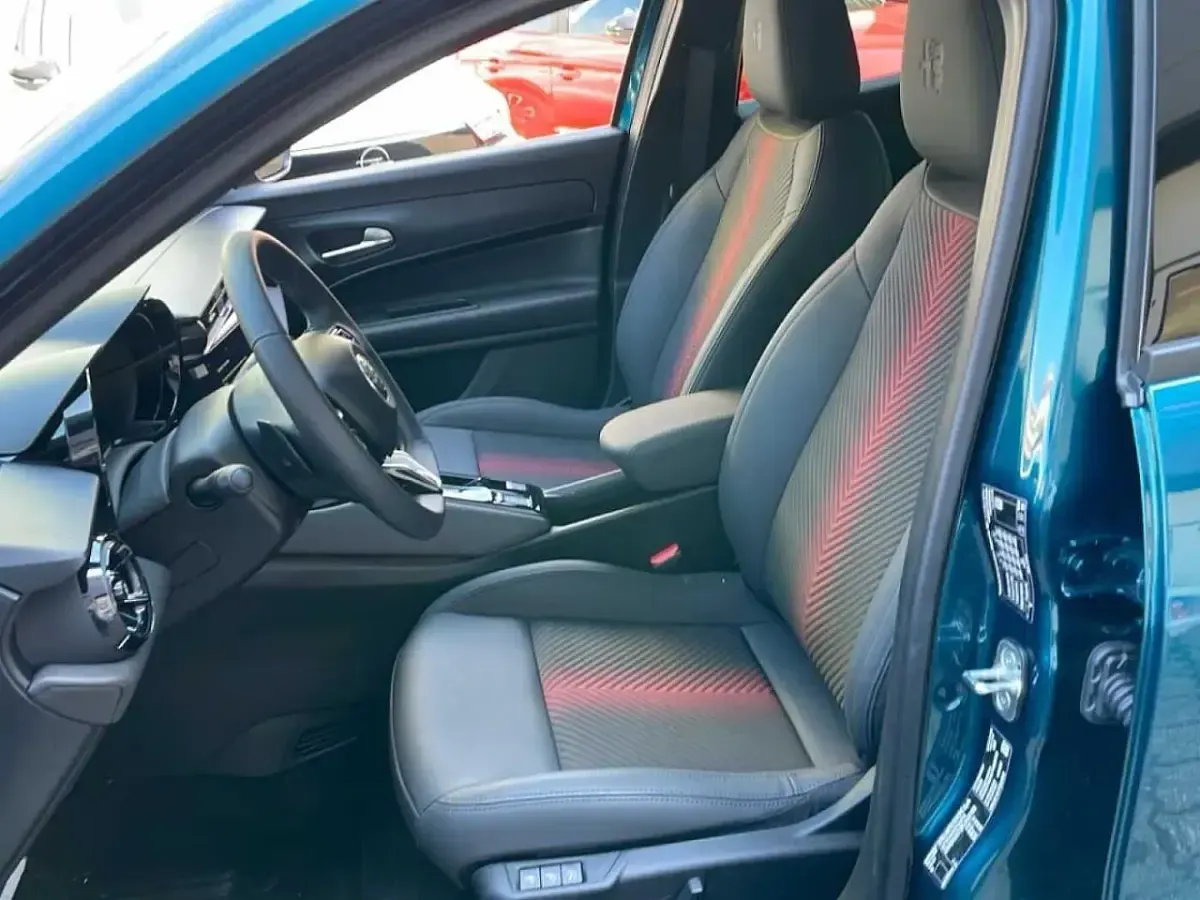 Nuova Alfa Romeo Junior Edizione Speciale 145 CV (106 kW) 2026 Blu SUV