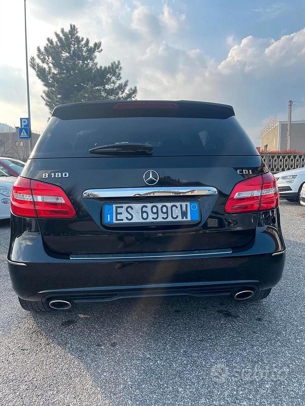 Usata Mercedes B180 Premium 109 CV (80 kW) 2013 Nero Monovolume
