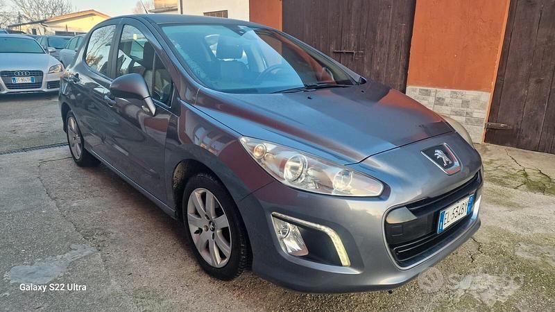 Usata Peugeot 308 Active 120 CV (88 kW) 2011 Grigio Berlina
