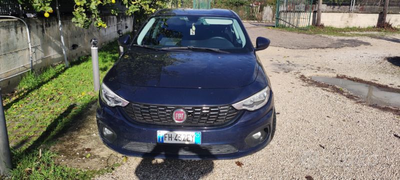 Usata Fiat Tipo 120 CV (88 kW) 2017 Blu Berlina