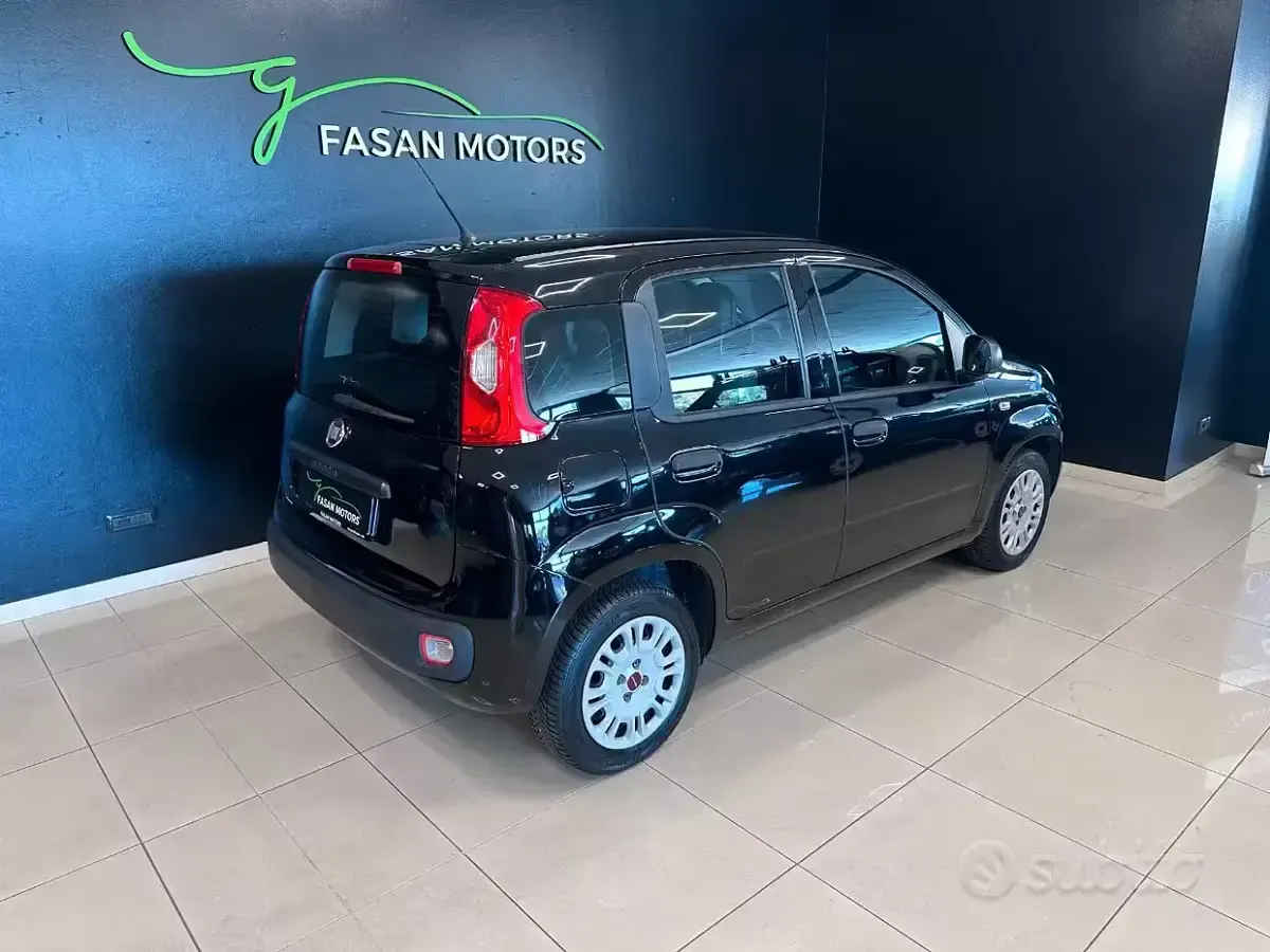 Usata Fiat Panda Lounge 69 CV (50 kW) 2019 Nero Utilitaria