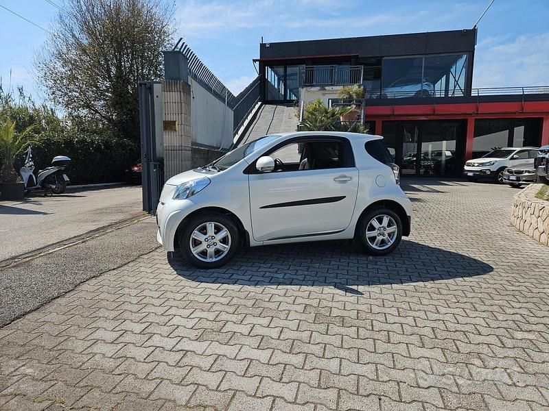 Usata Toyota iQ Sol 68 CV (50 kW) 2009 Bianco Utilitaria