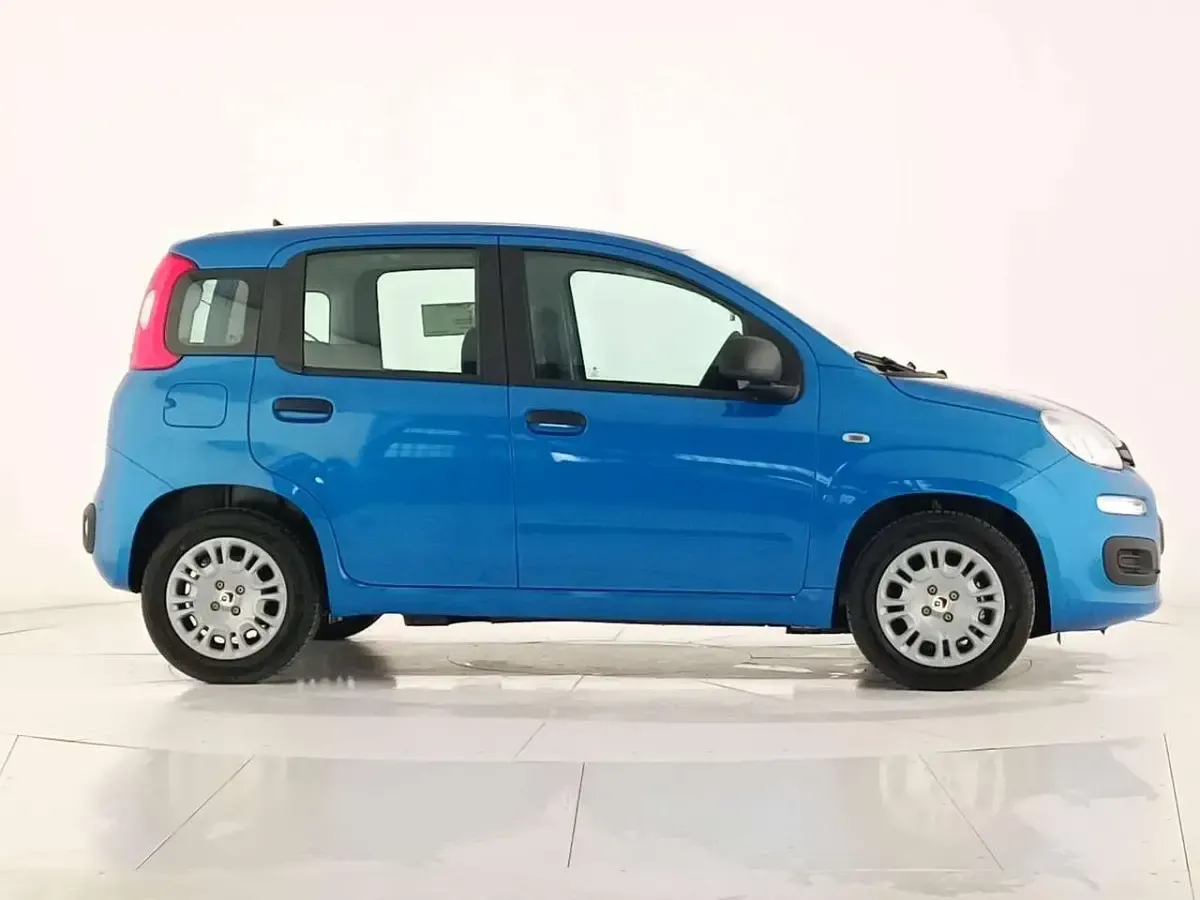 Nuova Fiat Panda Pop 69 CV (50 kW) 2025 Blu Utilitaria