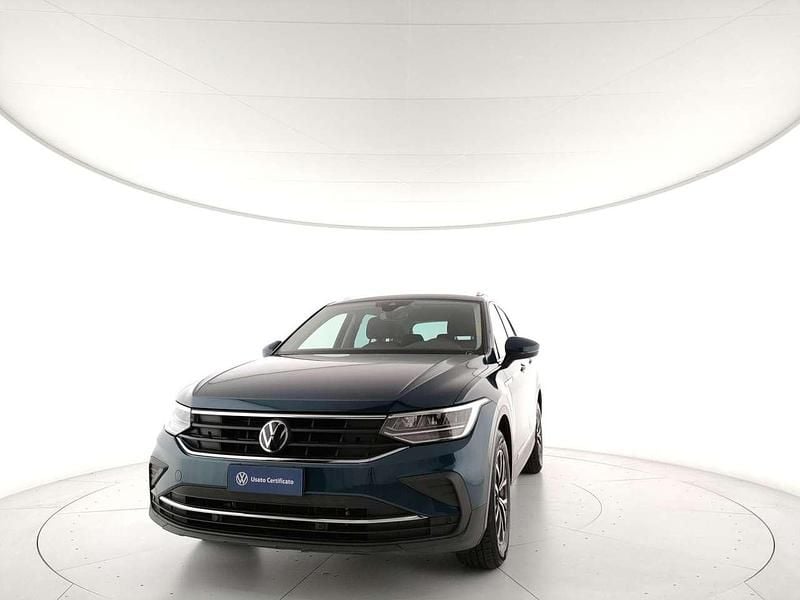 Nightshade blue metallizzato Usata 2022 VW Tiguan Life SUV | 25.100 € (Super prezzo) - Immagine 1/4