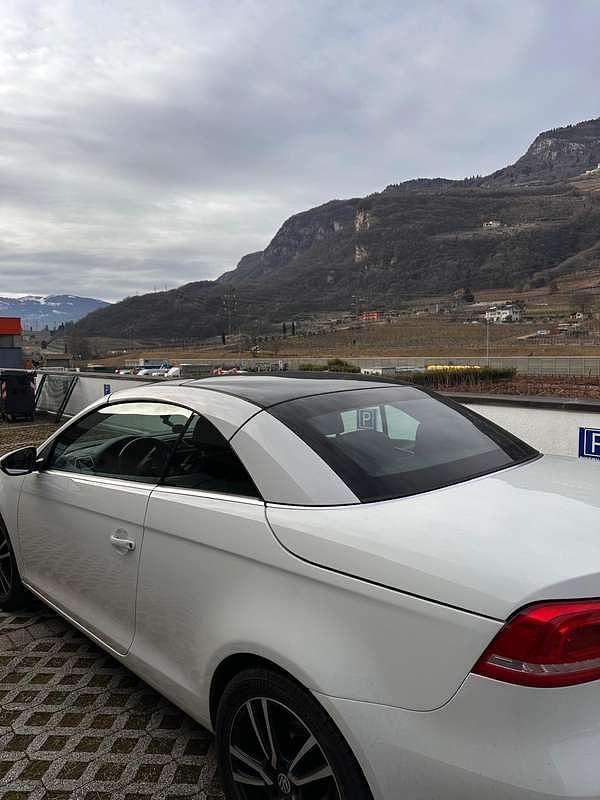 Usata VW Eos 122 CV (89 kW) 2013 Bianco Cabrio