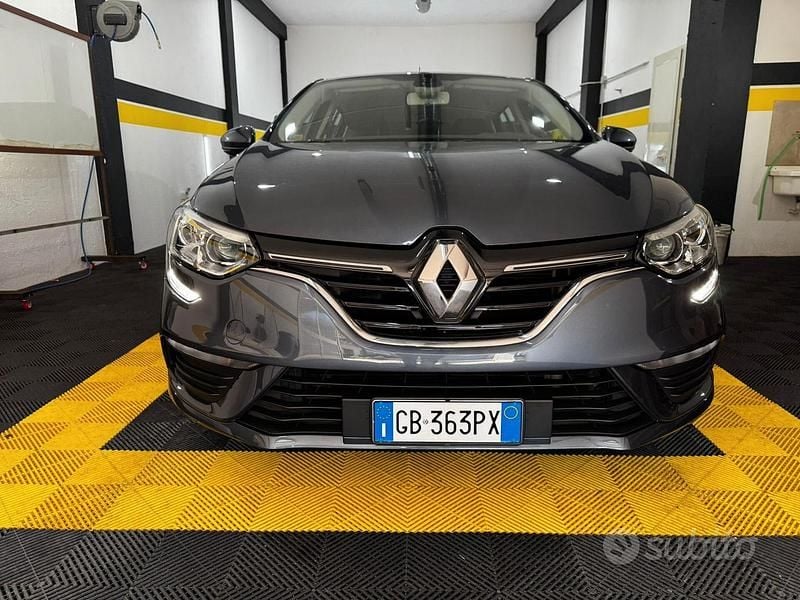 Usata Renault Mégane GrandTour Business 95 CV (69 kW) 2020 Blu Station wagon