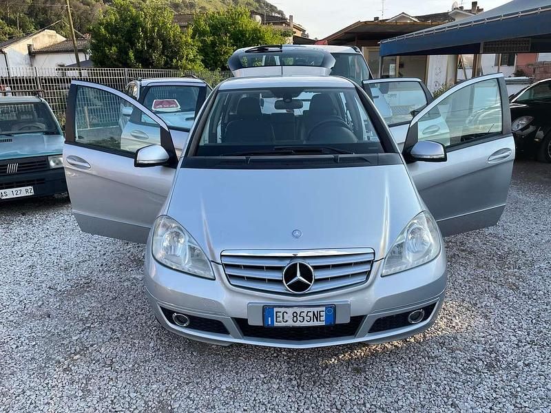 Usata Mercedes A180 Avantgarde 109 CV (80 kW) 2009 Grigio Berlina