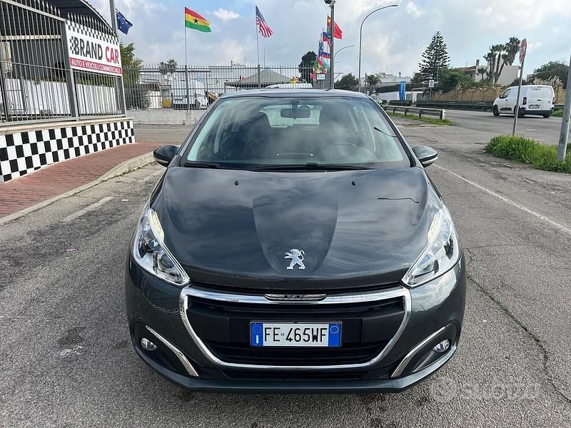 Usata Peugeot 208 Allure 74 CV (54 kW) 2016 Grigio Utilitaria