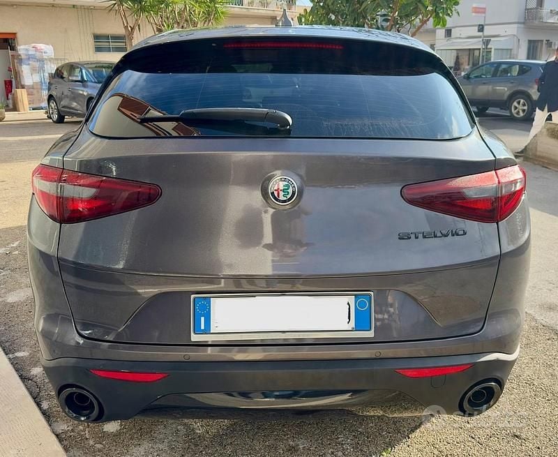 Usata Alfa Romeo Stelvio Business 160 CV (117 kW) 2019 Grigio SUV