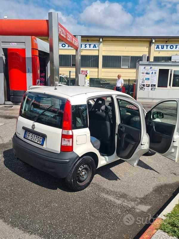 Bianco Usata 2011 Fiat Panda Dynamic Tre volumi | 2900 € (Super prezzo) - Immagine 1/4