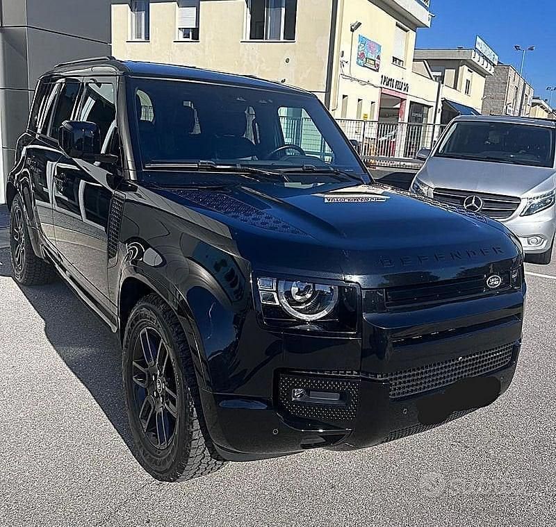 Usata Land Rover Defender SE Dynamic 249 CV (183 kW) 2023 Nero SUV