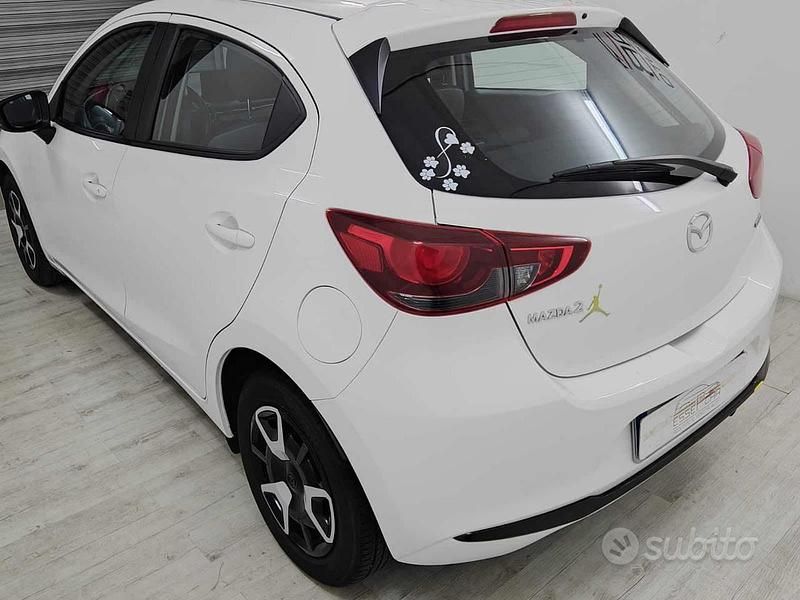 Usata Mazda 2 116 CV (85 kW) 2024 Bianco Utilitaria