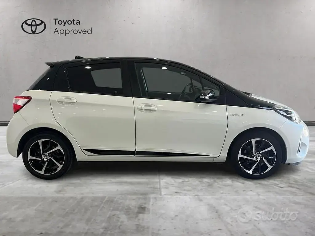 Usata Toyota Yaris Hybrid Edition 101 CV (74 kW) 2018 Bianco Berlina