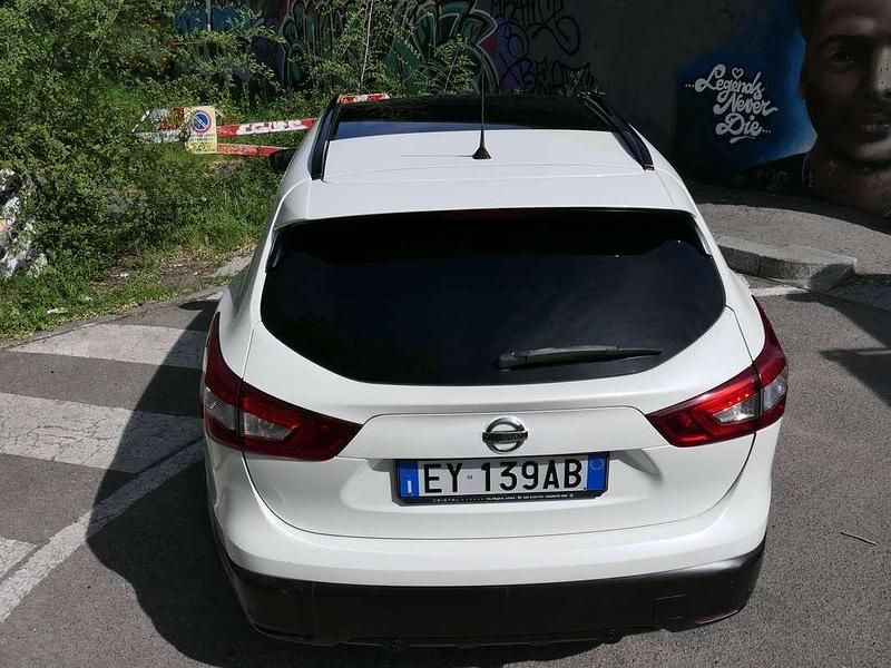 Usata Nissan Qashqai Tekna 131 CV (96 kW) 2015 Bianco SUV