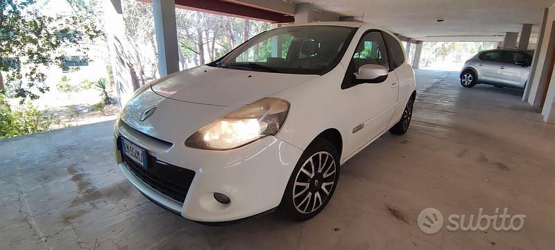 Usata Renault Clio IV 103 CV (75 kW) 2012 Bianco Utilitaria