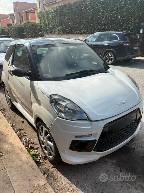 Bianco Usata 2016 Ligier JS50 Due volumi | 6500 € (Cara) - Immagine 1/4