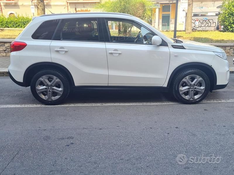 Usata Suzuki Vitara Cool 120 CV (88 kW) 2018 Bianco SUV