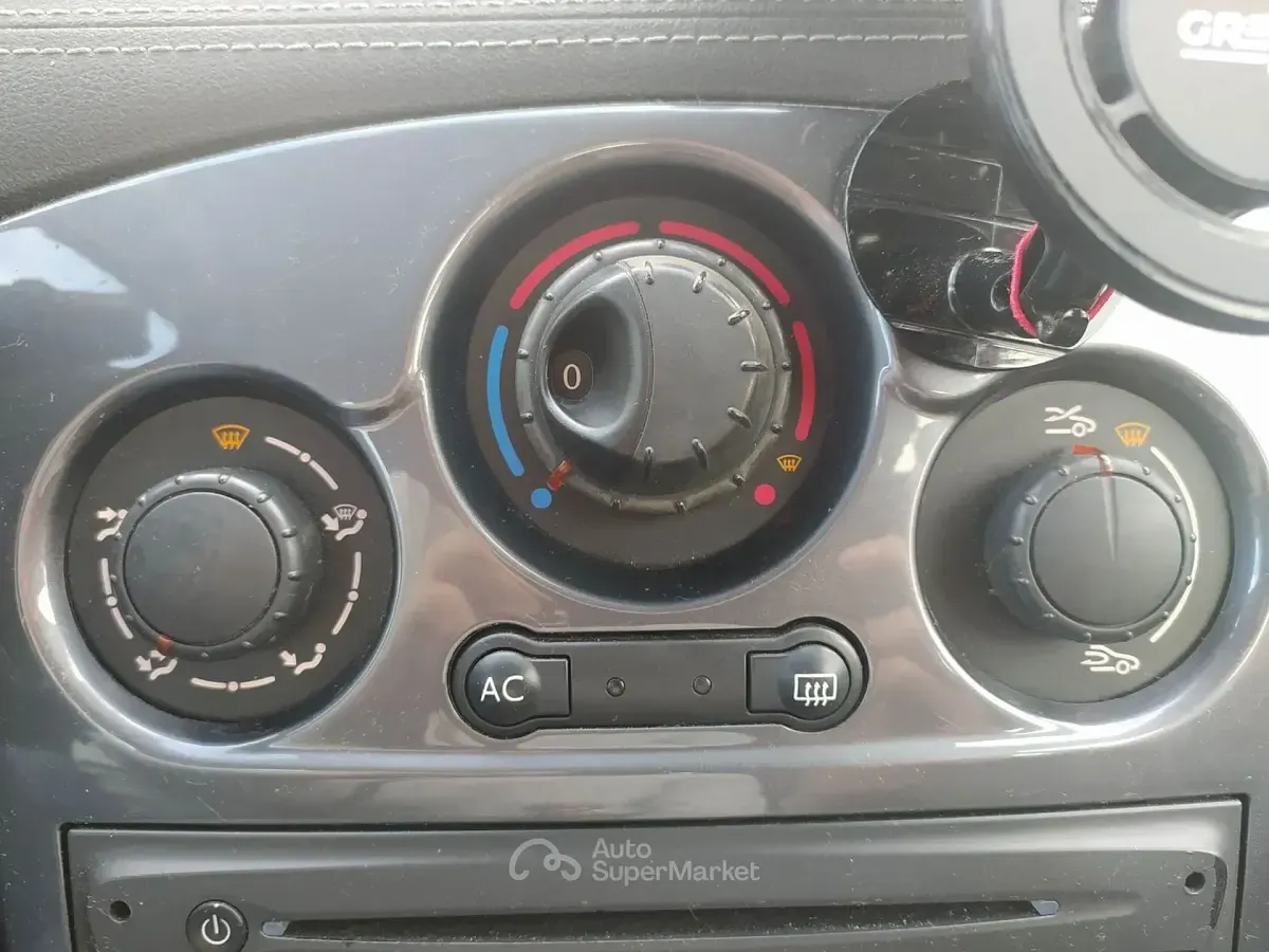 Usata Renault Clio II 75 CV (55 kW) 2011 Bianco Berlina