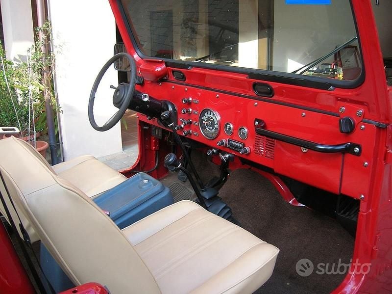 Usata Jeep CJ 54 CV (39 kW) 1980 Rosso SUV
