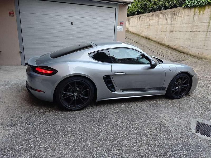 Usata Porsche 718 Cayman 299 CV (219 kW) 2020 Argento Coupé
