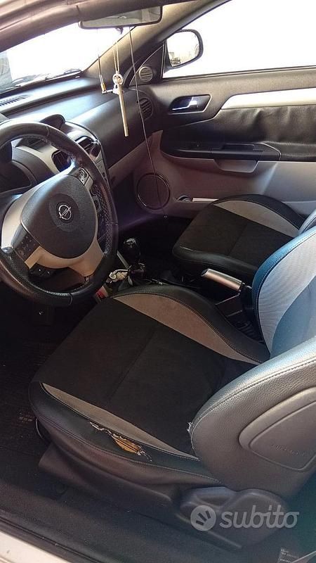 Usata Opel Tigra 69 CV (50 kW) 2008 Grigio Cabrio