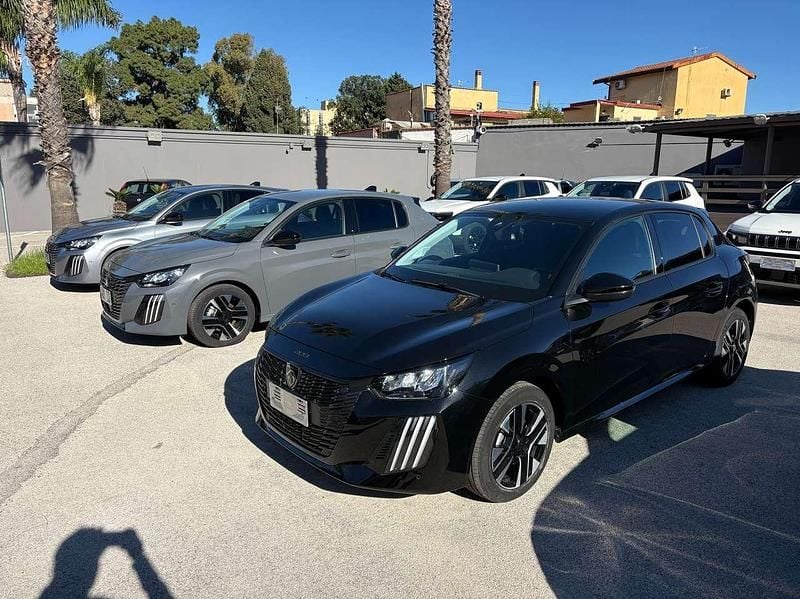 Nero Usata 2025 Peugeot 208 Allure Due volumi | 14.990 € (Buon prezzo) - Immagine 1/4