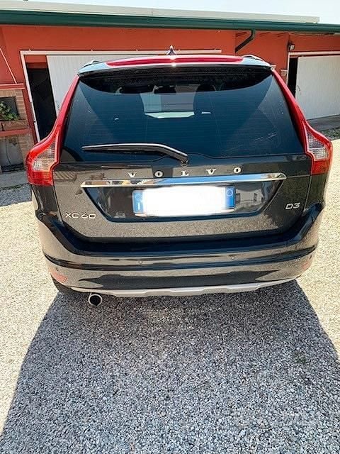Usata Volvo XC60 150 CV (110 kW) 2016 Grigio SUV