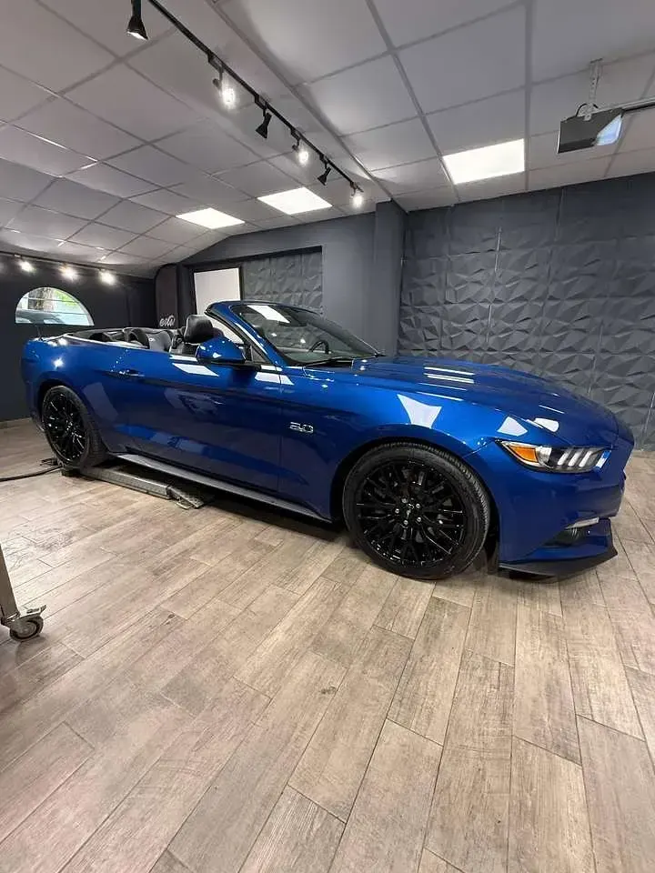 Usata Ford Mustang GT Convertible 421 CV (309 kW) 2018 Blu/azzurro Cabrio