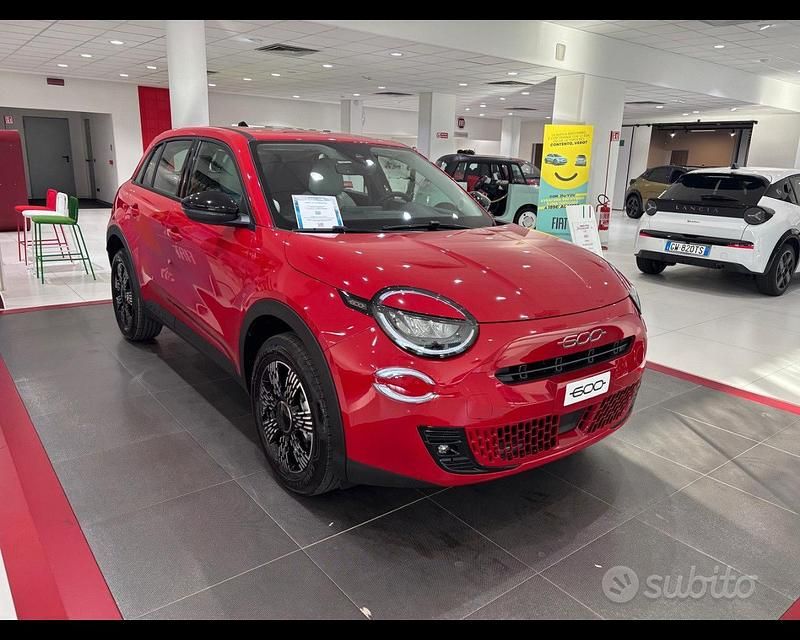 Nuova Fiat 600 Icon 145 CV (106 kW) 2025 Rosso SUV