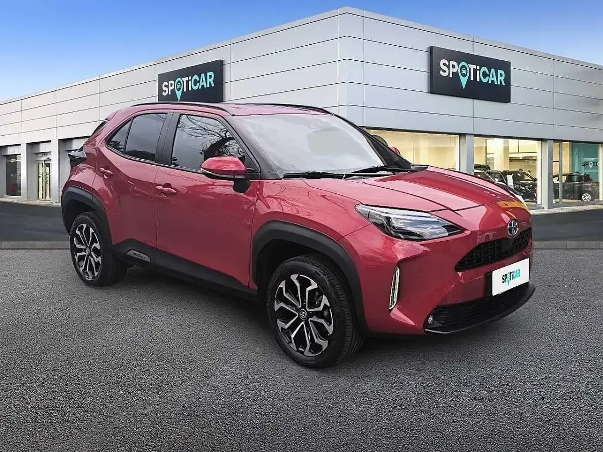 Usata Toyota Yaris Trend 92 CV (67 kW) 2023 Rosso Utilitaria