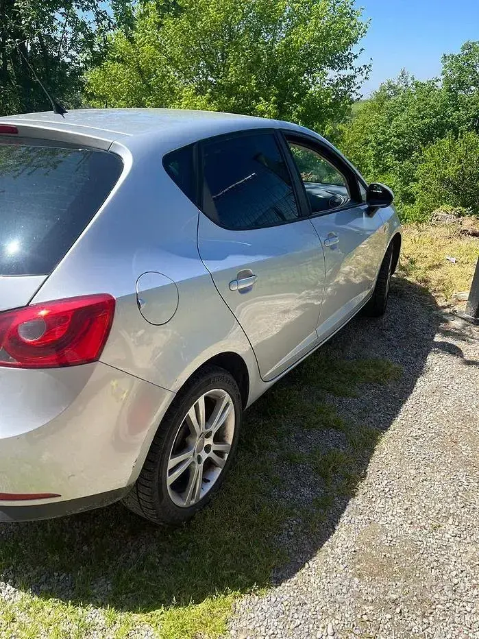 Usata Seat Ibiza 82 CV (60 kW) 2012 Berlina