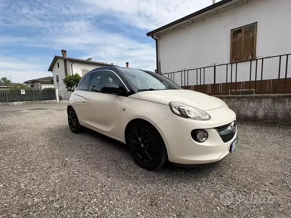 Usata Opel Adam 87 CV (63 kW) 2016 Beige Utilitaria