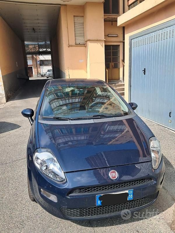Usata Fiat Grande Punto 77 CV (56 kW) 2015 Blu/azzurro Utilitaria