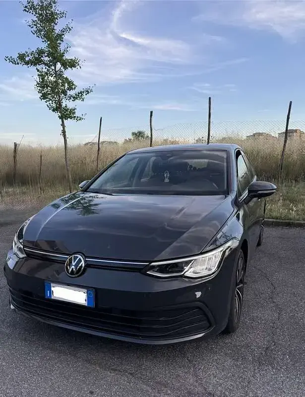 Usata VW Golf VIII Life 131 CV (96 kW) 2020 Berlina