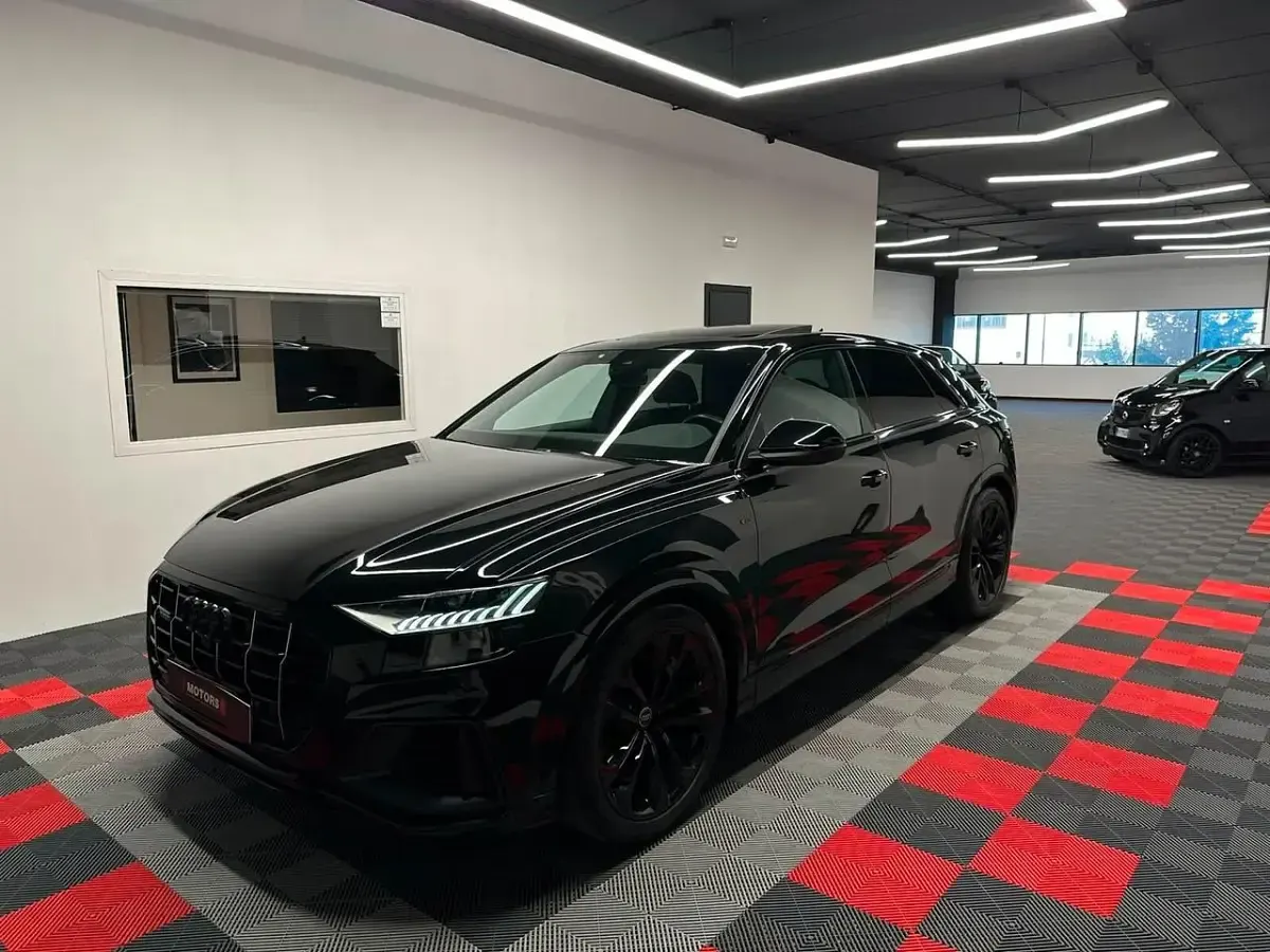 Usata Audi Q8 S-Line 340 CV (250 kW) 2024 Nero SUV
