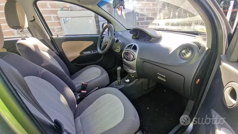 Usata DR DR1 68 CV (50 kW) 2011 Grigio Utilitaria