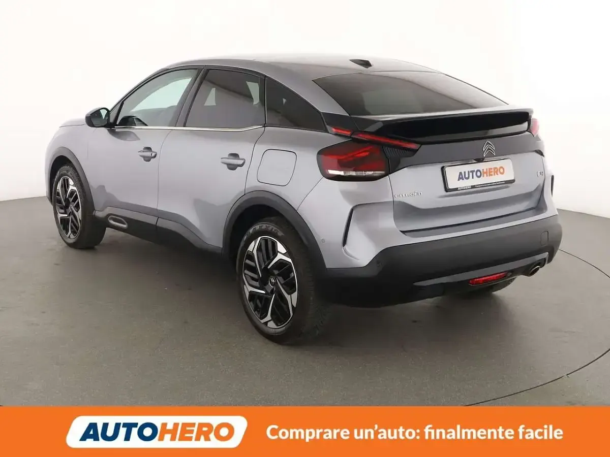 Usado Citroën C4 Shine 131 HP (96 kW) 2022 Prateado SUV