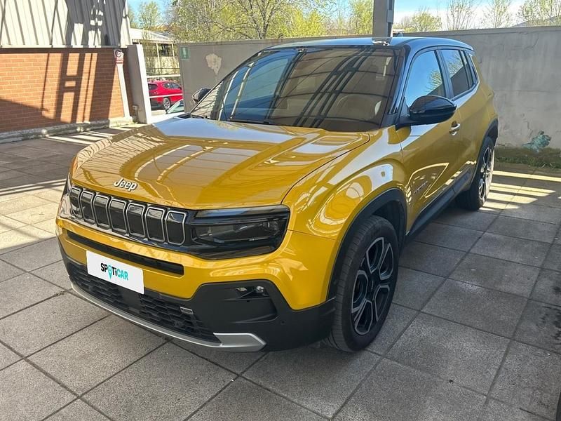 Usado Jeep Avenger Summit 101 HP (74 kW) 2023 Amarelo SUV