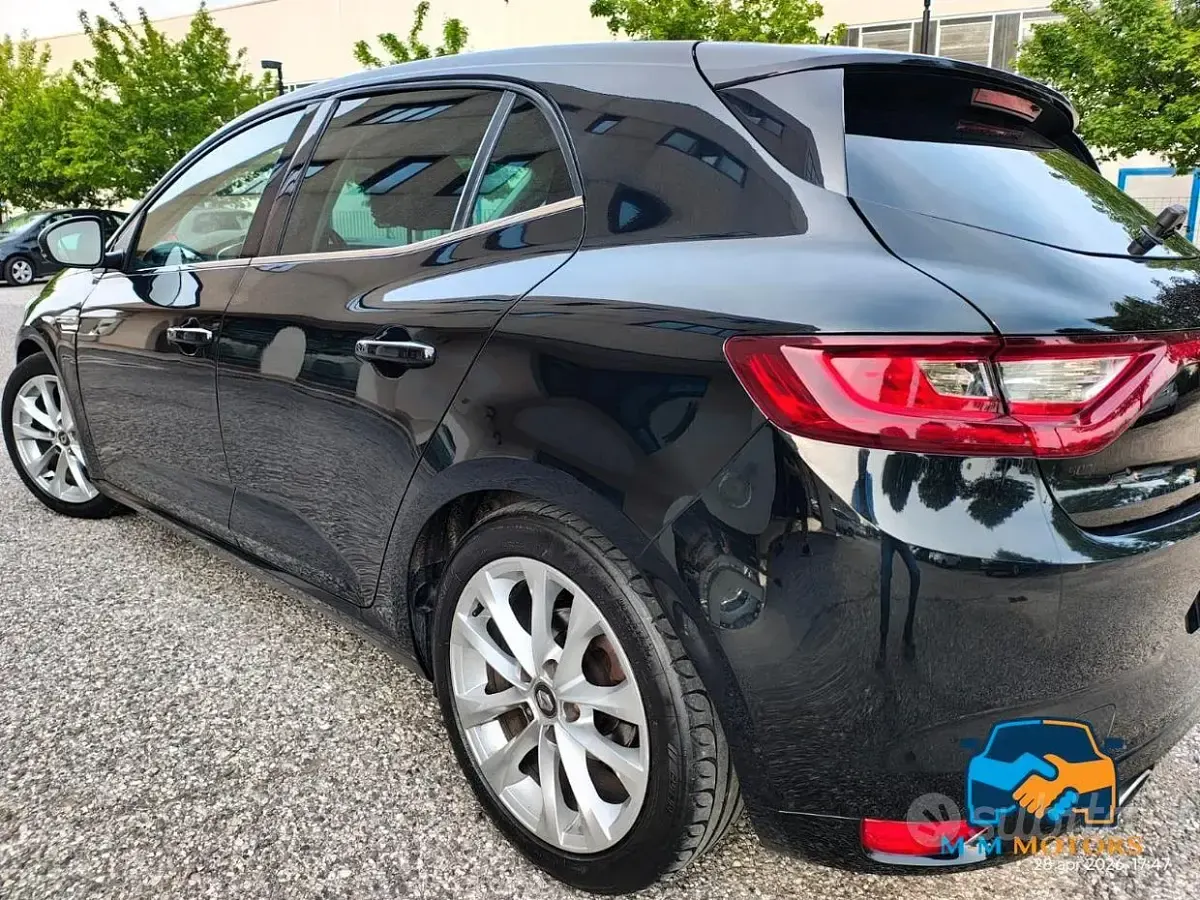 Usata Renault Mégane IV Bose Edition 110 CV (80 kW) 2016 Nero Berlina