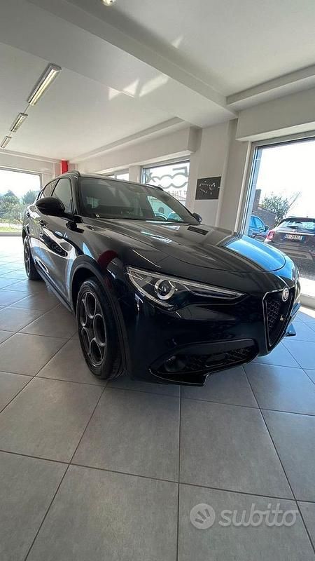 Usata Alfa Romeo Stelvio 160 CV (117 kW) 2022 Nero SUV