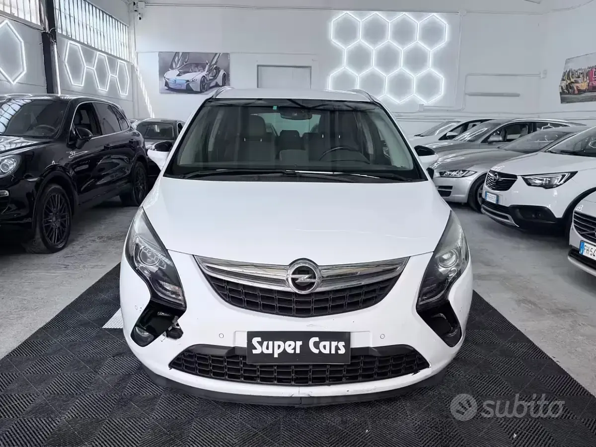 Usata Opel Zafira Tourer Cosmo 131 CV (96 kW) 2014 Bianco Monovolume