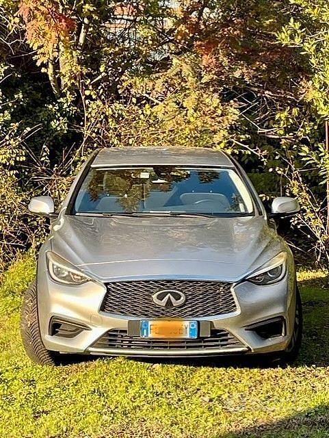 Usata Infiniti Q30 109 CV (80 kW) 2017 Grigio SUV