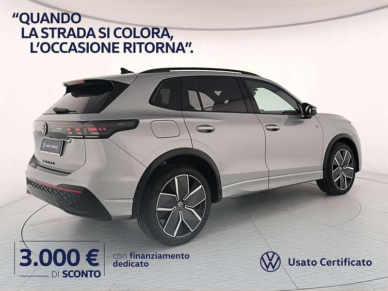 Nuova VW Tiguan R-line Plus 150 CV (110 kW) 2026 Dolomite silver metallizzato SUV