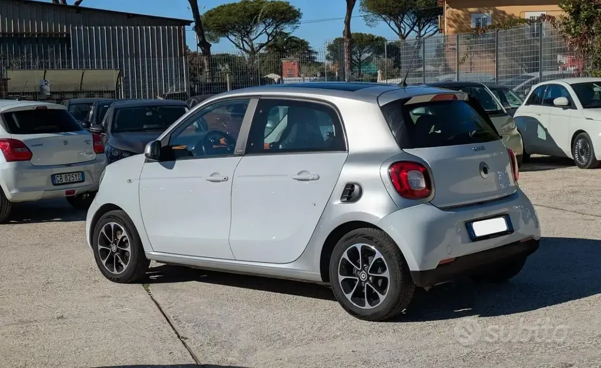 Usata Smart ForFour Passion 71 CV (52 kW) 2015 Bianco Utilitaria