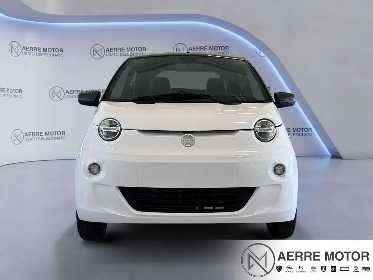 Nuova Aixam City Chic 2026 Bianco Berlina