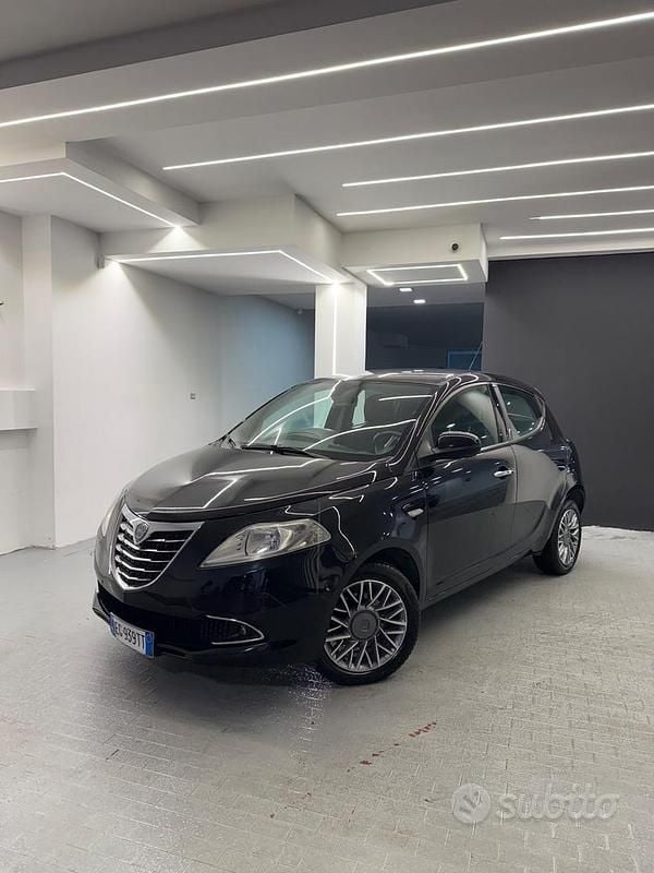 Nero Usata 2011 Lancia Ypsilon S Due volumi | 4990 € (Buon prezzo) - Immagine 1/4