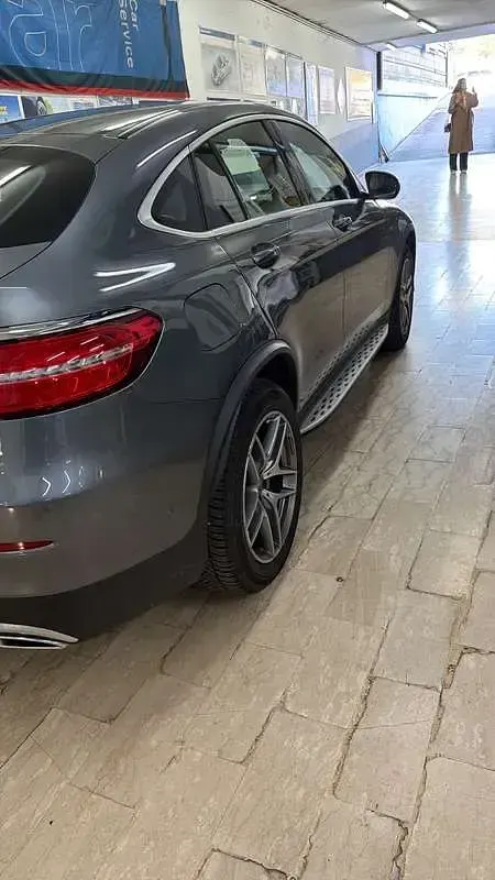 Usata Mercedes GLC250 209 CV (153 kW) 2018 Grigio SUV