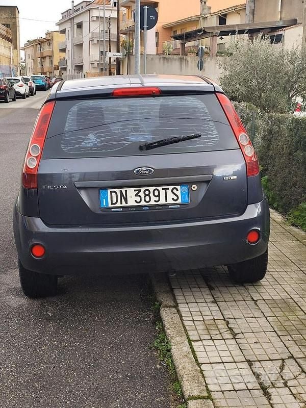Usata Ford Fiesta 68 CV (50 kW) 2008 Utilitaria