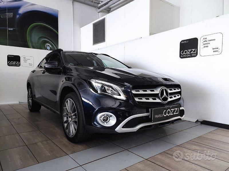Usata Mercedes GLA200 Business 136 CV (100 kW) 2018 Blu/azzurro SUV